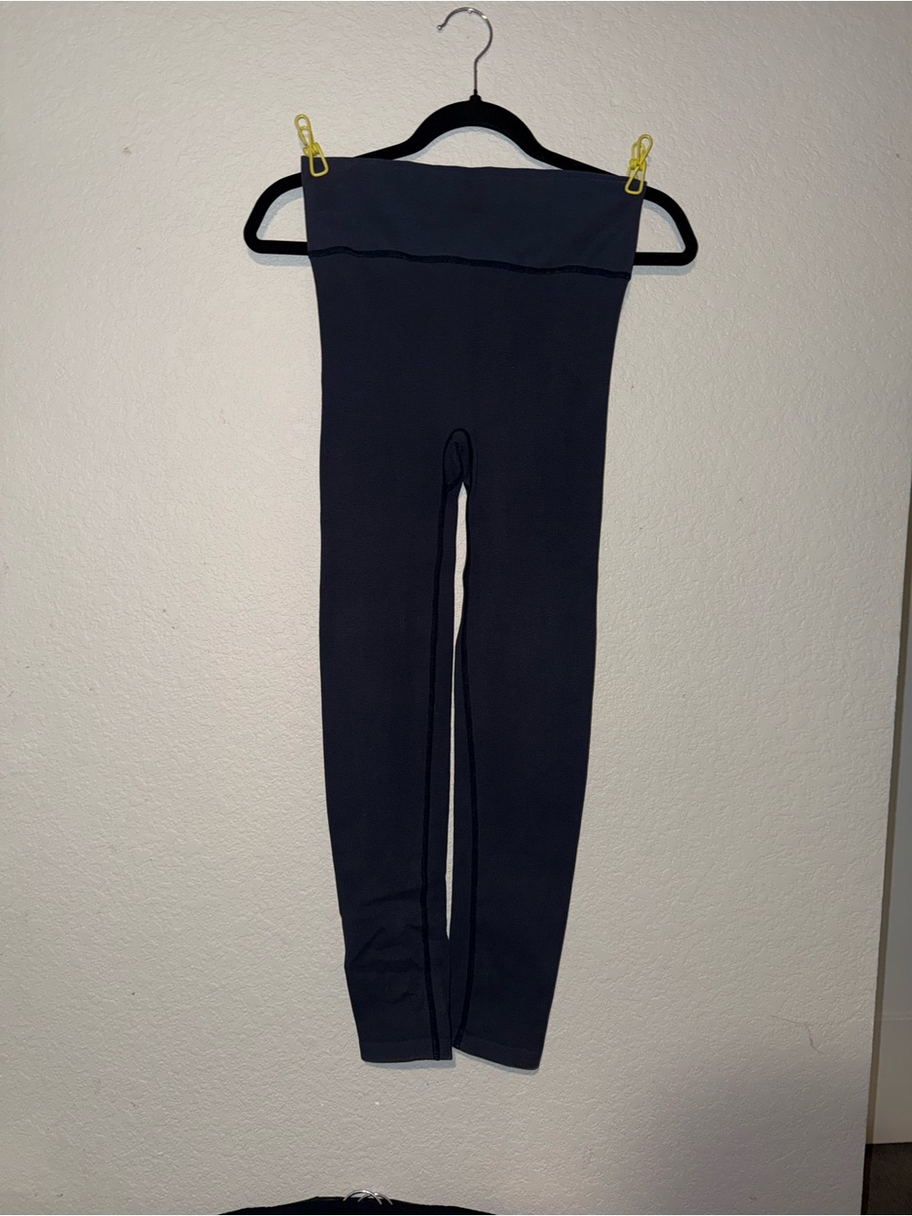 The North Face Navy Ribbed Seamless Crop Tank and Leggings Set - Picture 6 of 9